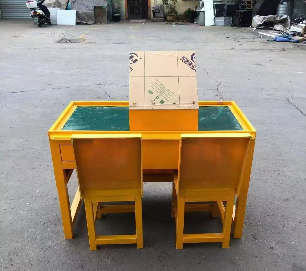 秦都防静电导通桌井下煤矿火工品发放桌：危险品流转的安全守护者